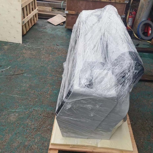 加班打包一臺大幅面菲林打印機，遠程安裝